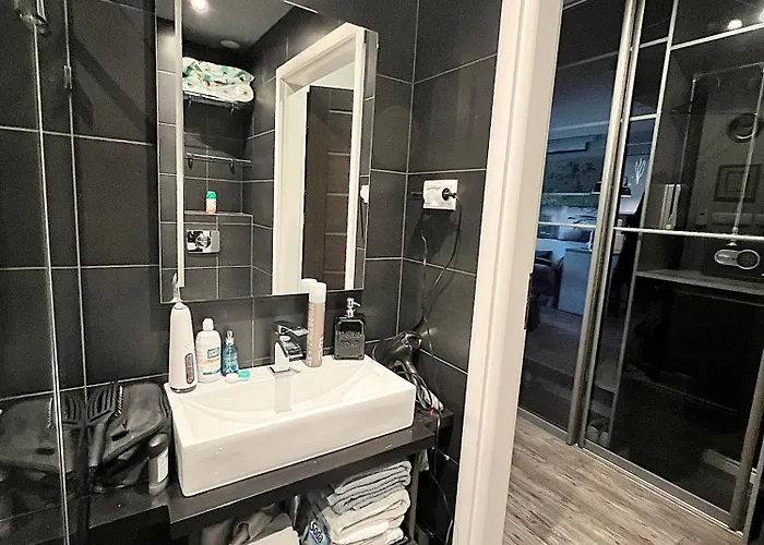 Apartment Modern Flat Prime Location 43